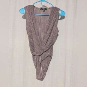 Missguided Krimped Metallic Twist-Front Deep V Sleeveless Bodysuit Size 6
